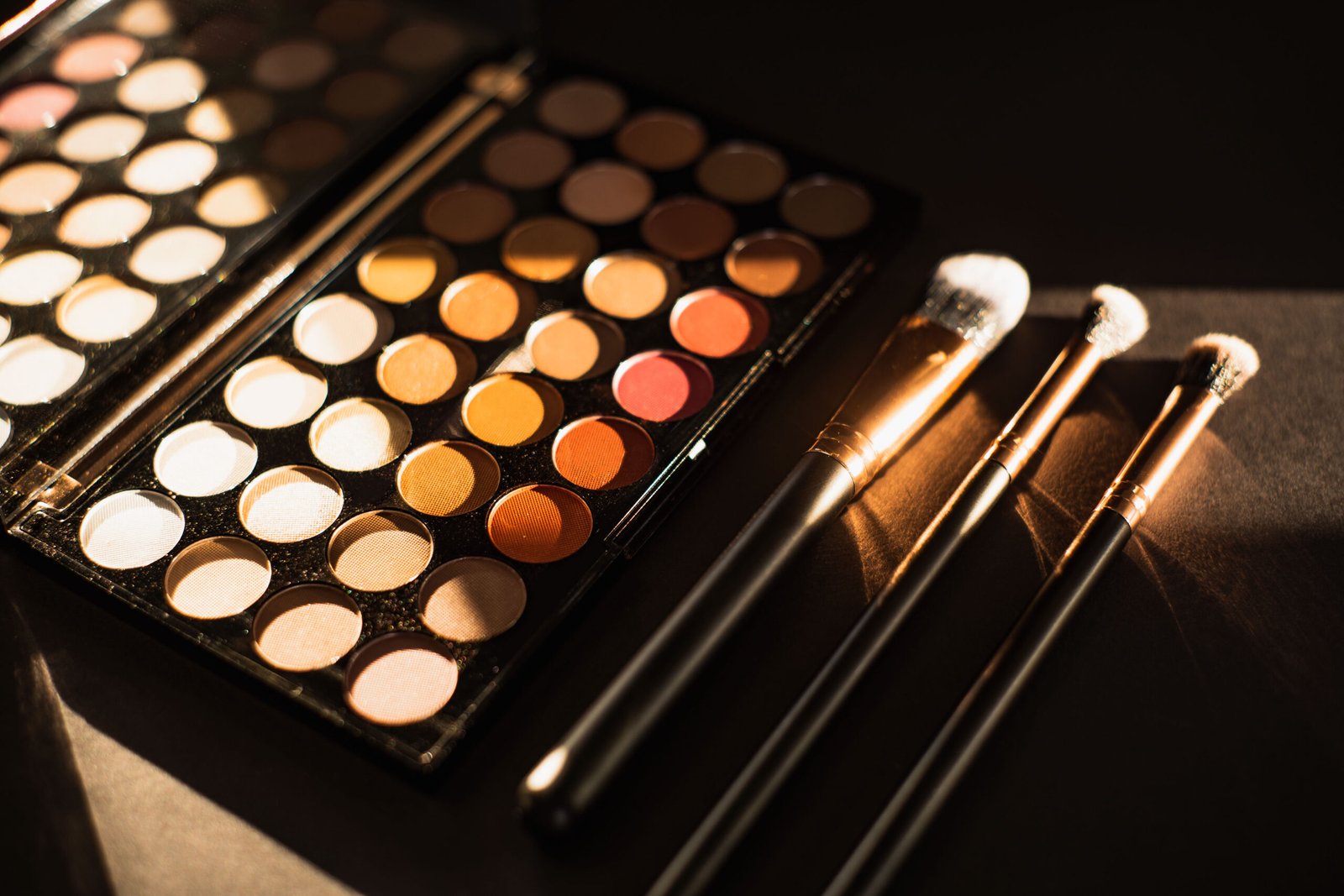 Eye20Makeup20Palette20and20Brush20Kit.jpg Eye20Makeup20Palette20and20Brush20Kit scaled